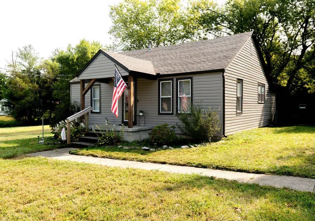 Photo 3 of Single family home for sale at 410 College Hill Rd, Waco, KY 40385 | MLS# 25500671 | Listing updated on 2026-01-06
