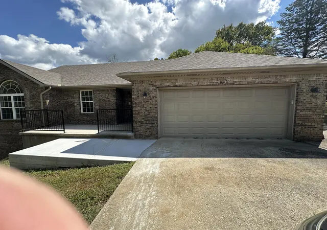 Photo 3 of Single family home for sale at 103 Harbor Side Ct, Georgetown, KY 40324 | MLS# 25500768 | Listing updated on 2025-10-14