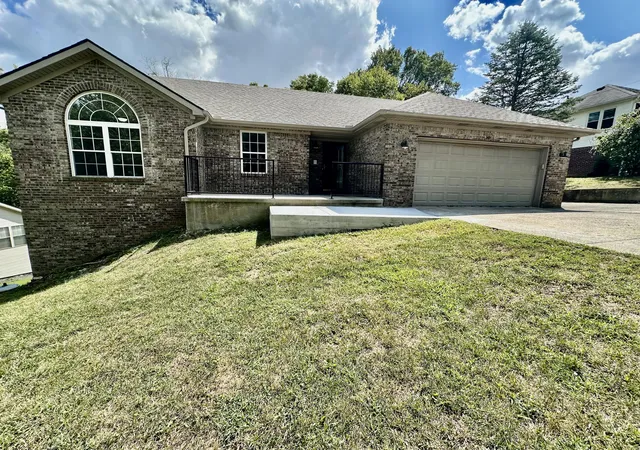 Photo 3 of Single family home for sale at 103 Harbor Side Ct, Georgetown, KY 40324 | MLS# 25500768 | Listing updated on 2025-10-14