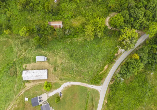 Photo 3 of Single family home for sale at 2500 Highway 772, Ezel, KY 41425 | MLS# 25500760 | Listing updated on 2025-10-09