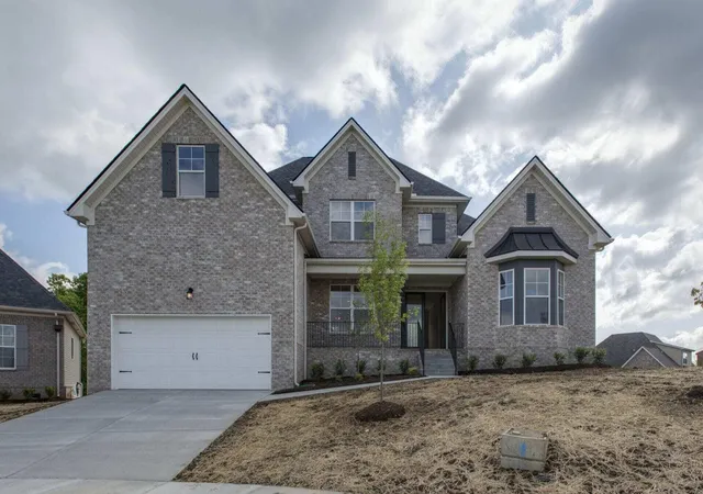 Photo 3 of Sale Pending at 507 Houston Oaks Dr, Paris, KY 40361 | MLS# 25500743 | Listing updated on 2025-10-13