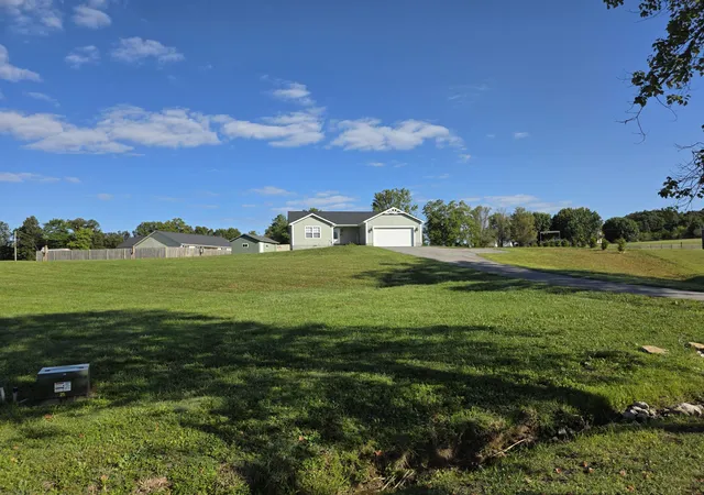 Homes for sale in East Bernstadt, KY | 124 Birch Crk Ln, East Bernstadt, KY 40729 | MLS# 25500921