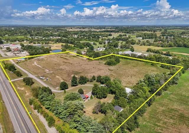 Homes for sale in Junction City, KY | 5188 Us-127, Junction City, KY 40440 | MLS# 25500796