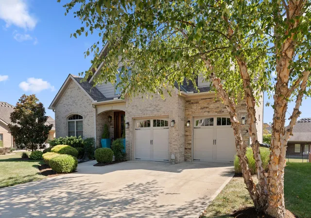 Photo 2 of Single family home for sale at 2432 Coroneo Ln, Lexington, KY 40509 | MLS# 25501341 | Listing updated on 2025-10-09