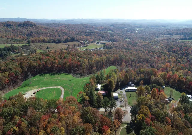 Photo 3 of House for sale at 8888 Hwy 90 Rd, Corbin, KY 40701 | MLS# 25500862 | Listing updated on 2025-12-31