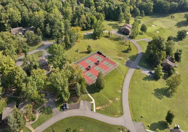 Photo 3 of Condo for sale at 74 Woodson Bend Resort #3, Bronston, KY 42518 | MLS# 25501850 | Listing updated on 2025-10-09