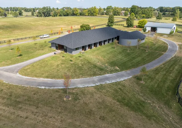 2nd image of 687 Carrick Pike, Georgetown, KY 40324 | MLS# 25500911
