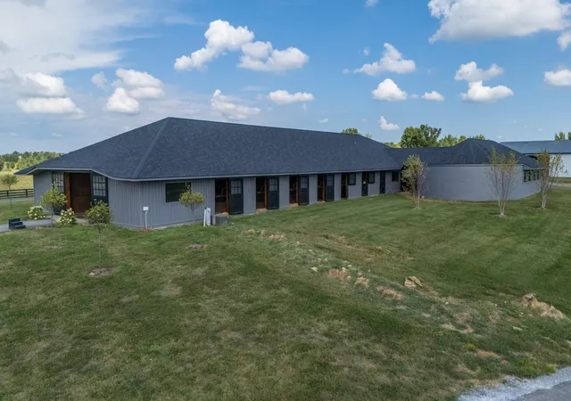 Photo 3 of House for sale at 687 Carrick Pike, Georgetown, KY 40324 | MLS# 25500911 | Listing updated on 2025-10-28