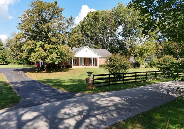 2nd image of 130 School House Rd, Frankfort, KY 40601 | MLS# 25504201
