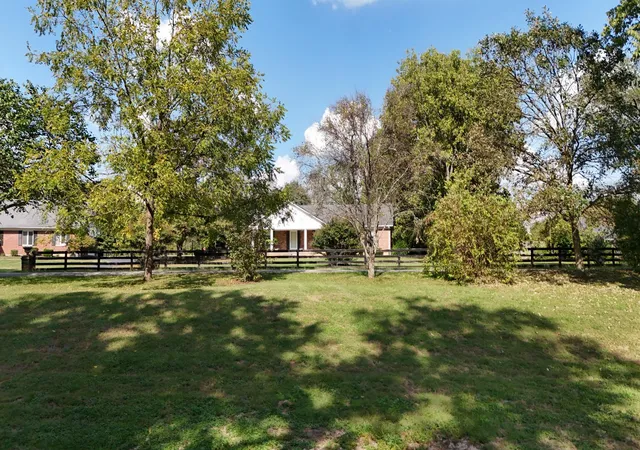 3rd image of 130 School House Rd, Frankfort, KY 40601 | MLS# 25504201