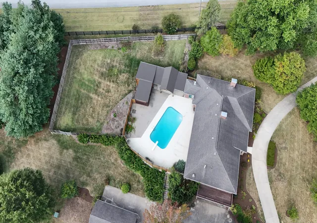 2nd image of 188 Old Coach Rd, Nicholasville, KY 40356 | MLS# 25503664