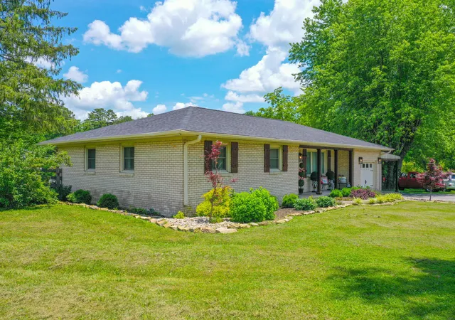 2nd image of 628 Old Whitley Rd, London, KY 40744 | MLS# 25501055
