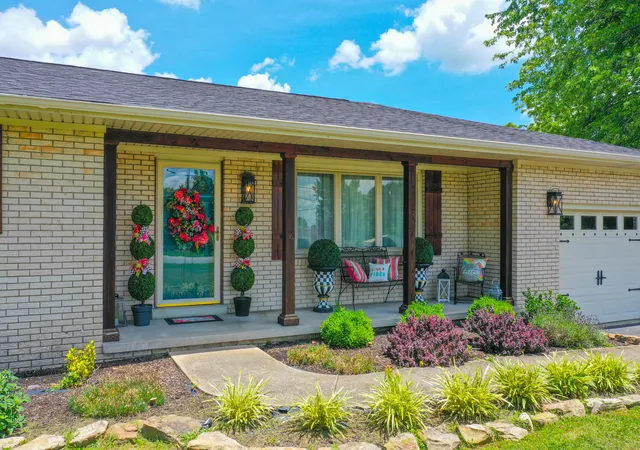Photo 3 of Single family home for sale at 628 Old Whitley Rd, London, KY 40744 | MLS# 25501055 | Listing updated on 2025-10-10