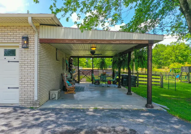 Photo 4 of Single family home for sale at 628 Old Whitley Rd, London, KY 40744 | MLS# 25501055 | Listing updated on 2025-10-10