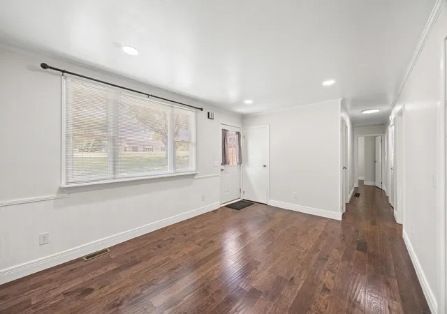 Photo 3 of Single family home for sale at 2495 Cincinnati Pike, Georgetown, KY 40324 | MLS# 25501069 | Listing updated on 2025-10-09
