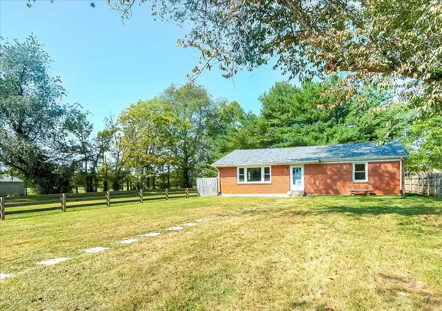 Photo 2 of Single family home for sale at 205 Switzer Rd, Frankfort, KY 40601 | MLS# 25501203 | Listing updated on 2025-10-09