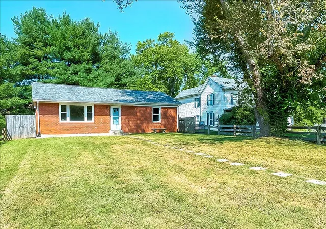 Photo 3 of Single family home for sale at 205 Switzer Rd, Frankfort, KY 40601 | MLS# 25501203 | Listing updated on 2025-10-09