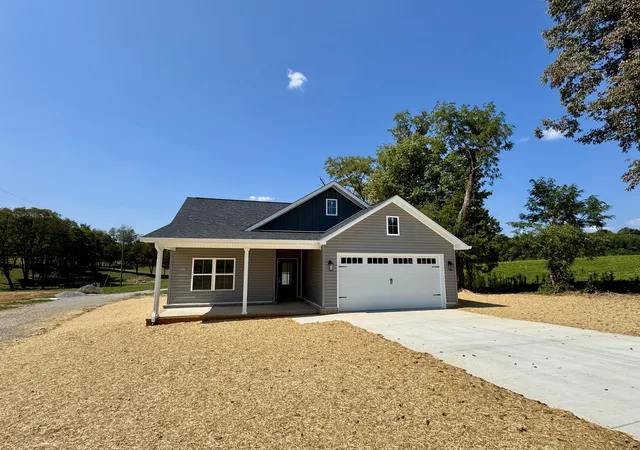 Photo 3 of Single family home for sale at 693 Norwood Rd, Somerset, KY 42503 | MLS# 25501310 | Listing updated on 2025-10-14