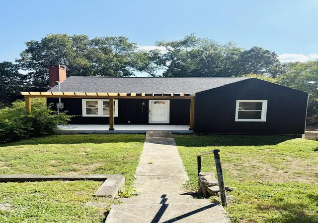 1st image of 111 Holly St, Berea, KY 40403 | MLS# 25501403