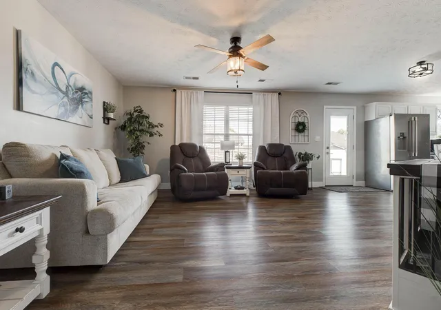 Photo 4 of Single family home for sale at 313 Medina Rd, Mount Sterling, KY 40353 | MLS# 25501429 | Listing updated on 2026-01-01