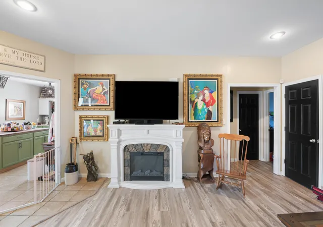 Photo 3 of Single family home for sale at 408 Corinne Ct, Winchester, KY 40391 | MLS# 25501469 | Listing updated on 2025-10-09