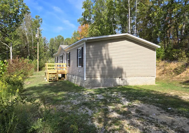 Photo 3 of Single family home for sale at 305 Spring Hill Dr, Grayson, KY 41143 | MLS# 25501521 | Listing updated on 2025-11-13