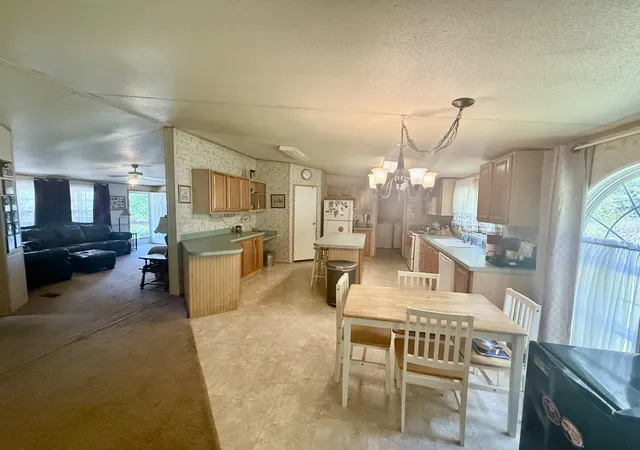 Photo 4 of Single family home for sale at 817 Mt Vernon Rd, Berea, KY 40403 | MLS# 25501775 | Listing updated on 2025-09-22