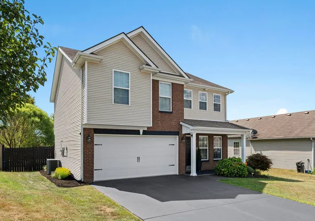 Photo 3 of Sale Pending at 102 Wayside Glen, Georgetown, KY 40324 | MLS# 25501543 | Listing updated on 2025-11-10