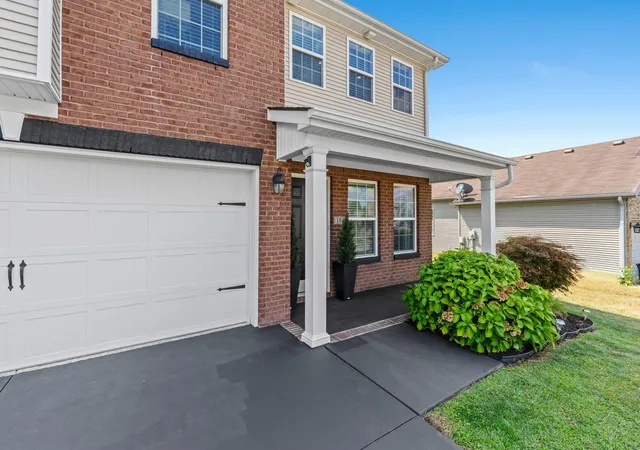Photo 3 of Sale Pending at 102 Wayside Glen, Georgetown, KY 40324 | MLS# 25501543 | Listing updated on 2025-11-10