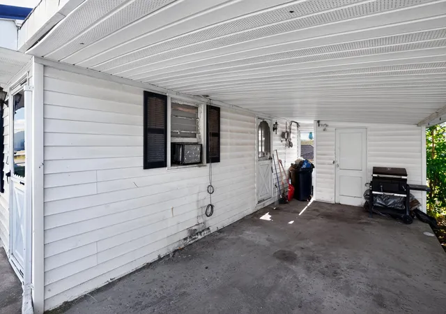 Photo 3 of Single family home for sale at 19 Russell St, Flemingsburg, KY 41041 | MLS# 25501608 | Listing updated on 2025-12-05