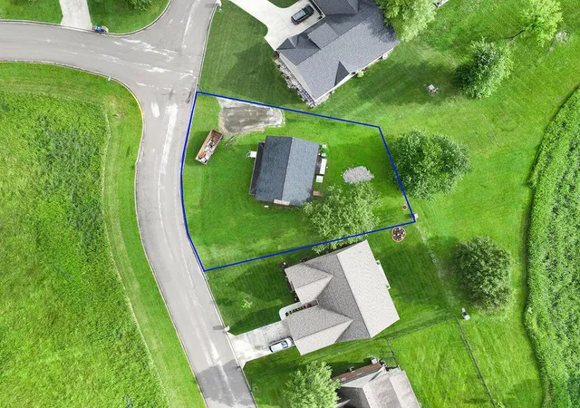 Photo 2 of Single family home for sale at 211 Ashton Oak Way, Winchester, KY 40391 | MLS# 25501640 | Listing updated on 2025-11-07