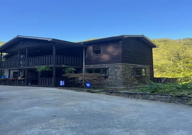 Photo 1 of Single family home for sale at 1085 Spring Branch Rd, Jeremiah, KY 41826 | MLS# 25501765 | Listing updated on 2026-05-20