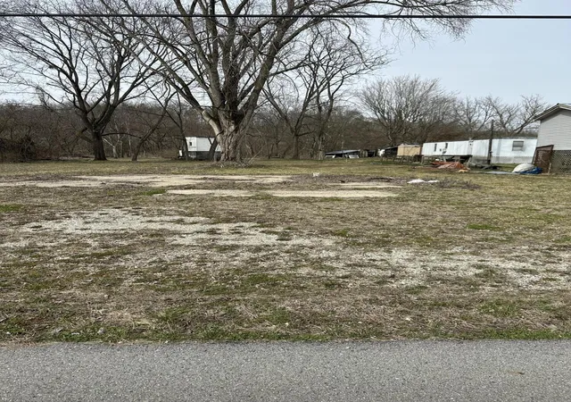 Homes for sale in Bradfordsville, KY | 504 W Central Ave, Bradfordsville, KY 40009 | MLS# 25502217