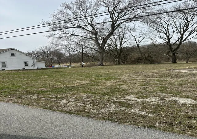 Homes for sale in Bradfordsville, KY | 504 W Central Ave, Bradfordsville, KY 40009 | MLS# 25502217