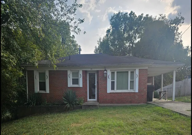 Photo 1 of Single family home for sale at 311 Alexander St, Frankfort, KY 40601 | MLS# 25501831 | Listing updated on 2025-10-09