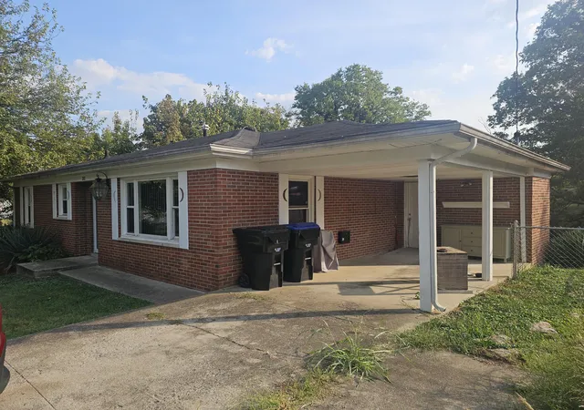 Photo 2 of Single family home for sale at 311 Alexander St, Frankfort, KY 40601 | MLS# 25501831 | Listing updated on 2025-10-09