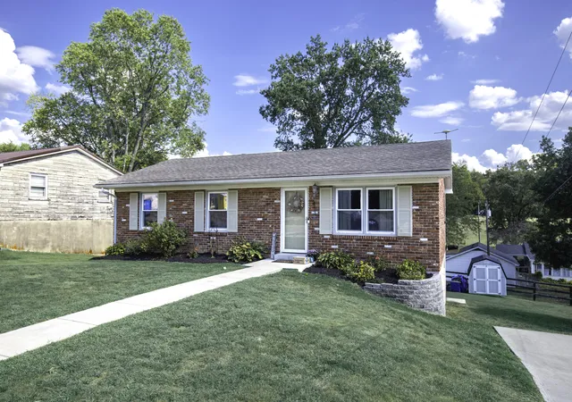 Homes for sale in Versailles, KY | 413 Elm Street Hts, Versailles, KY 40383 | MLS# 25501858