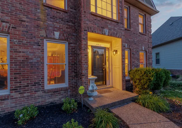 3rd image of 708 Clayvis Ct, Lexington, KY 40515 | MLS# 25501898
