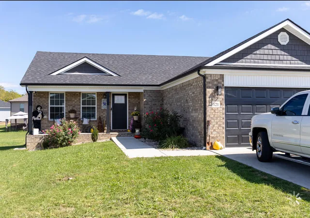 Photo 1 of Single family home for sale at 121 Stillwater Dr, Berea, KY 40403 | MLS# 25501903 | Listing updated on 2026-03-24