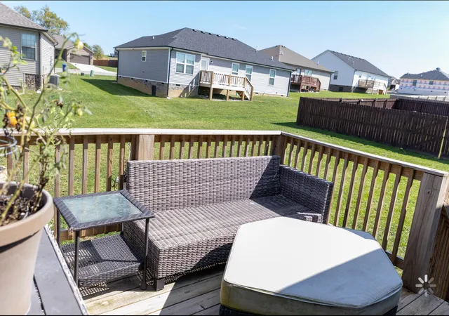 Photo 4 of Single family home for sale at 121 Stillwater Dr, Berea, KY 40403 | MLS# 25501903 | Listing updated on 2026-03-24
