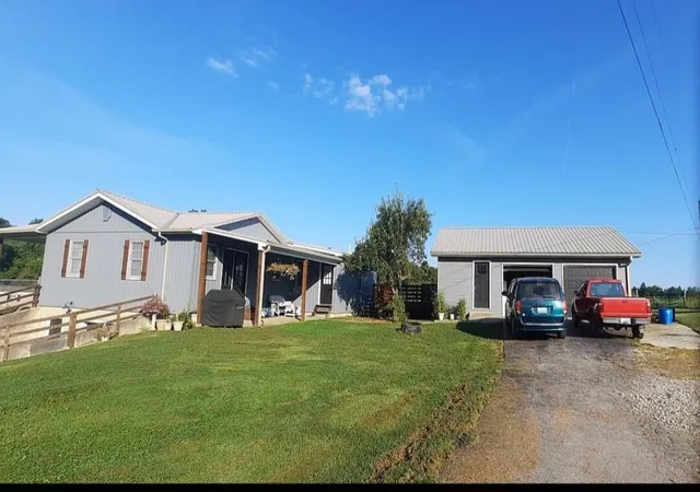 Photo 2 of House for sale at 212 Tom Stamper Rd, Frenchburg, KY 40322 | MLS# 25501931 | Listing updated on 2025-10-24