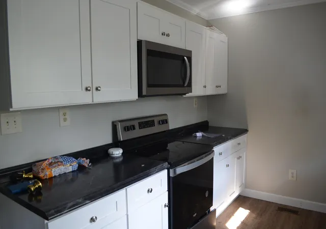 Photo 4 of Single family home for sale at 965 Hopkins Cemetery Rd, Lily, KY 40740 | MLS# 25502018 | Listing updated on 2025-10-23