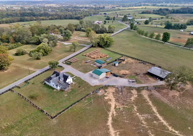 3rd image of 5199 Schollsville Rd, Winchester, KY 40391 | MLS# 25502093