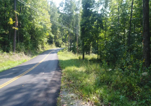 2nd image of 2000 Dixie Bend Rd, Burnside, KY 41519 | MLS# 25502005