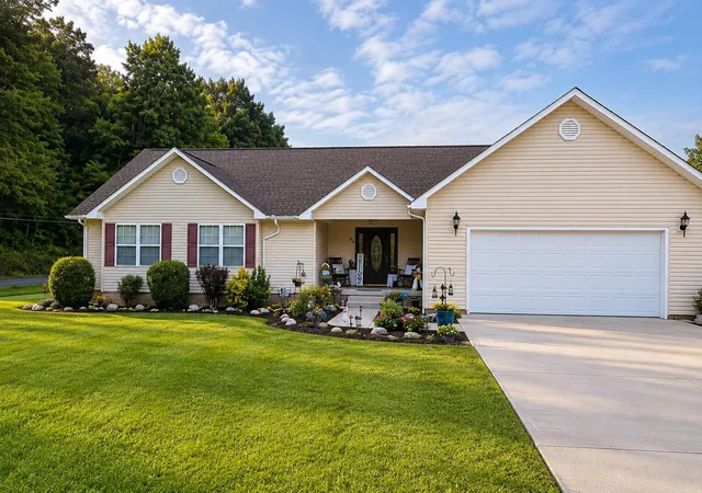 Homes for sale in Barbourville, KY | 25 Red Oak Dr, Barbourville, KY 40906 | MLS# 25502081