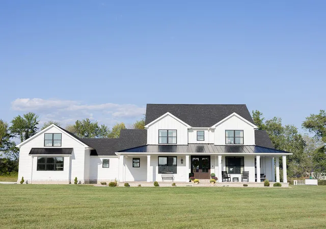 Photo 1 of Single family home for sale at 1050 Rice Rd, Morehead, KY 40351 | MLS# 25502303 | Listing updated on 2025-10-21