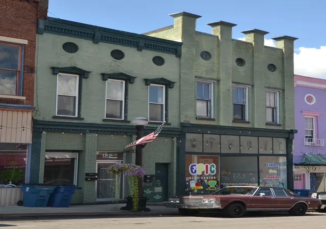 Homes for sale in Harrodsburg, KY | 120 S Main St, Harrodsburg, KY 40330 | MLS# 25502845