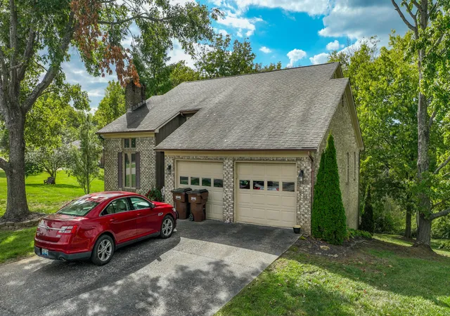 2nd image of 140 Redwood Dr, Richmond, KY 40475 | MLS# 25502440