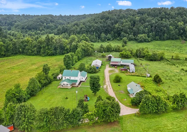 Homes for sale in Owingsville, KY | 501 Pigeon Forge Rd, Owingsville, KY 40360 | MLS# 25502435