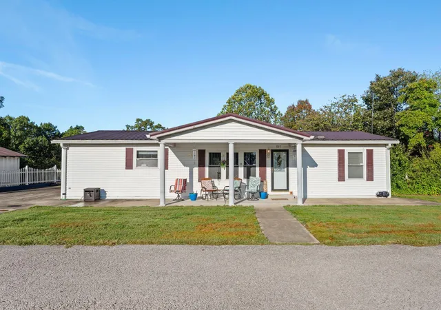 Photo 1 of Single family home for sale at 839 Mccann Ln, Frankfort, KY 40601 | MLS# 25502438 | Listing updated on 2025-10-05